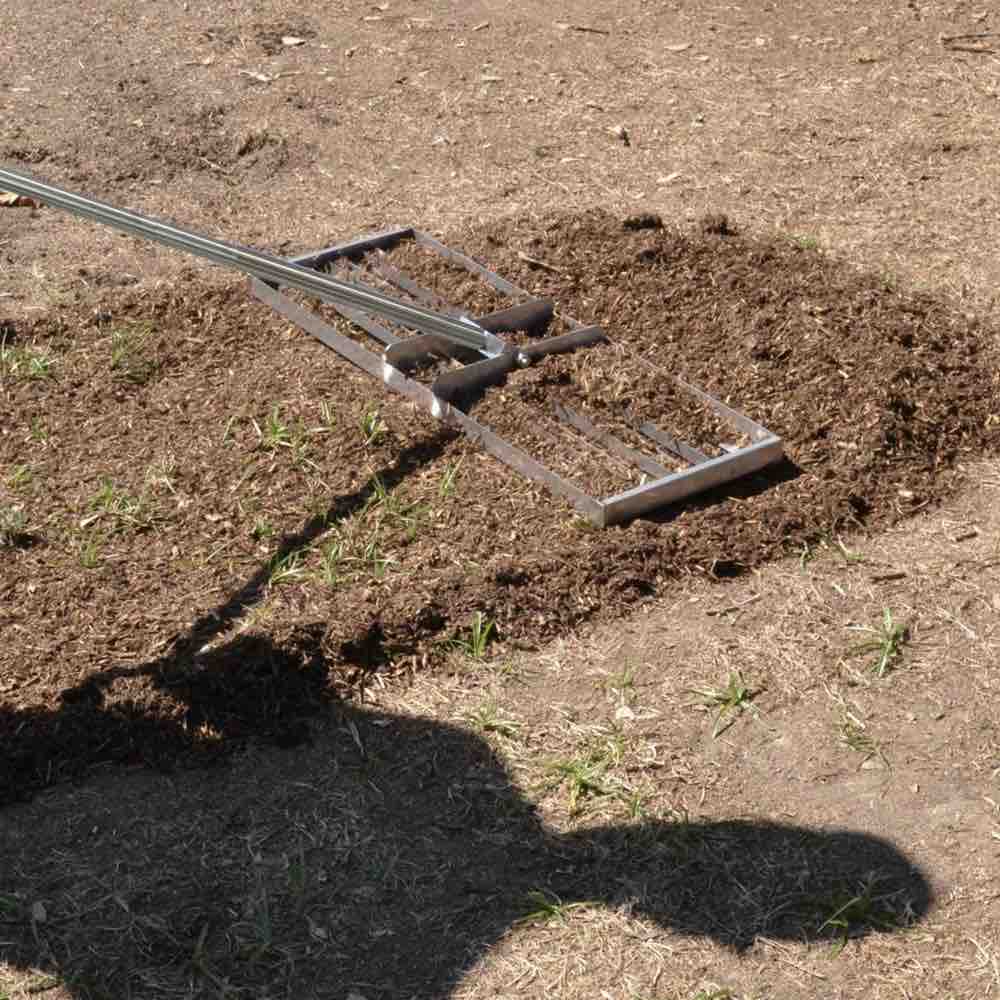 Lawn Lute: 30"/ 75cm Yard Spreader: image 7
